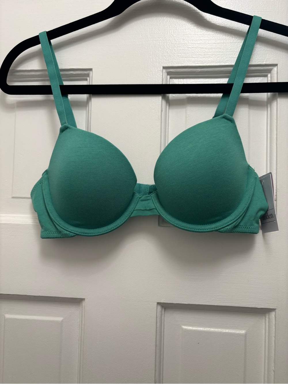 Auden Molded T-Shirt Bra in Green Cotton Blend
Size 34A